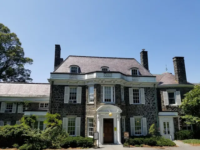 Wave Hill House